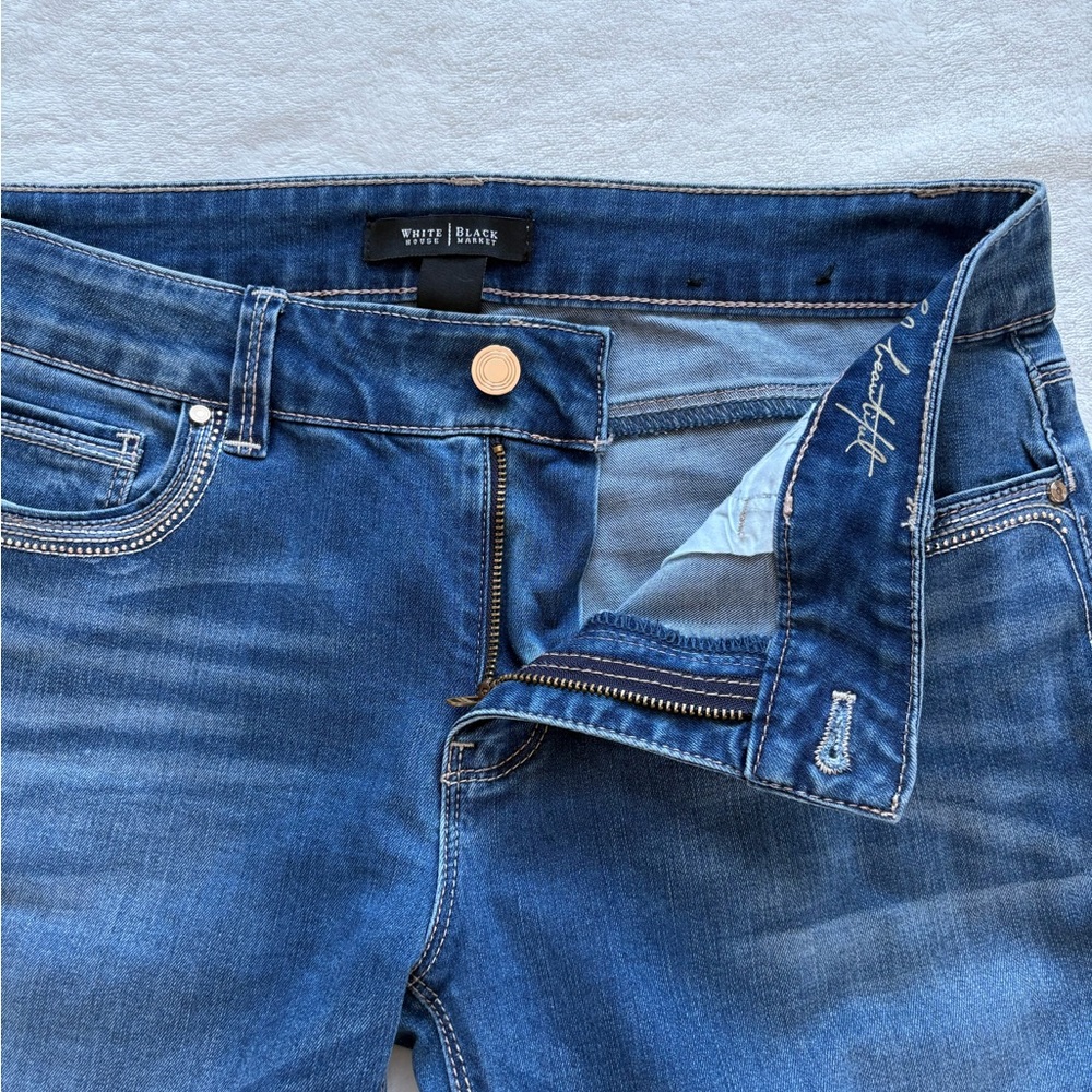 White House Black Market Embellished Jeans - Size 6 - Picture 4 of 15